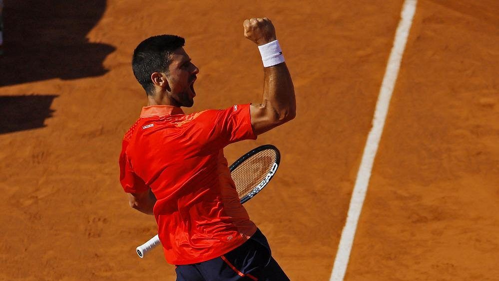 Rozjetý Djokovič slaví postup do sedmnáctého čtvrtfinále Roland Garros